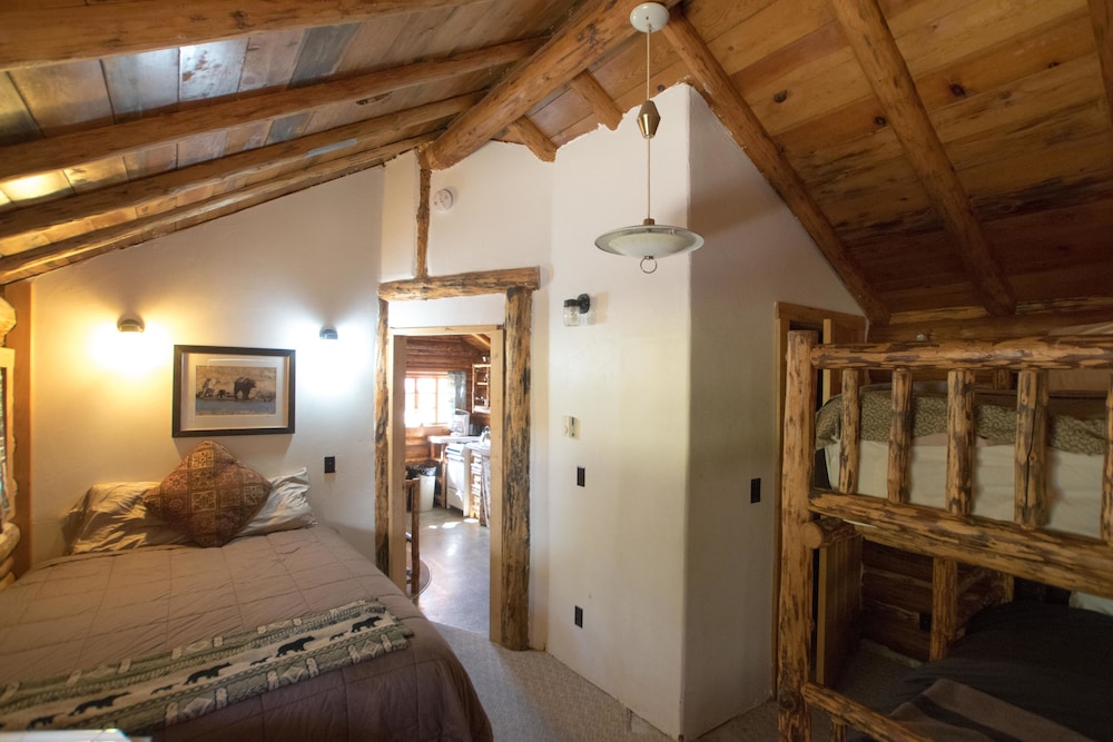 Silver Gate Lodging in Silver Gate Best Rates & Deals on Orbitz