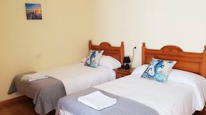 7 dormitorios, cortinas opacas, wifi gratis y ropa de cama