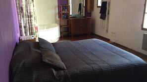 3 chambres, fer et planche à repasser, lits bébé, accès Internet