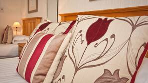 Free WiFi, linens