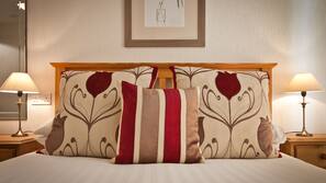 Free WiFi, linens