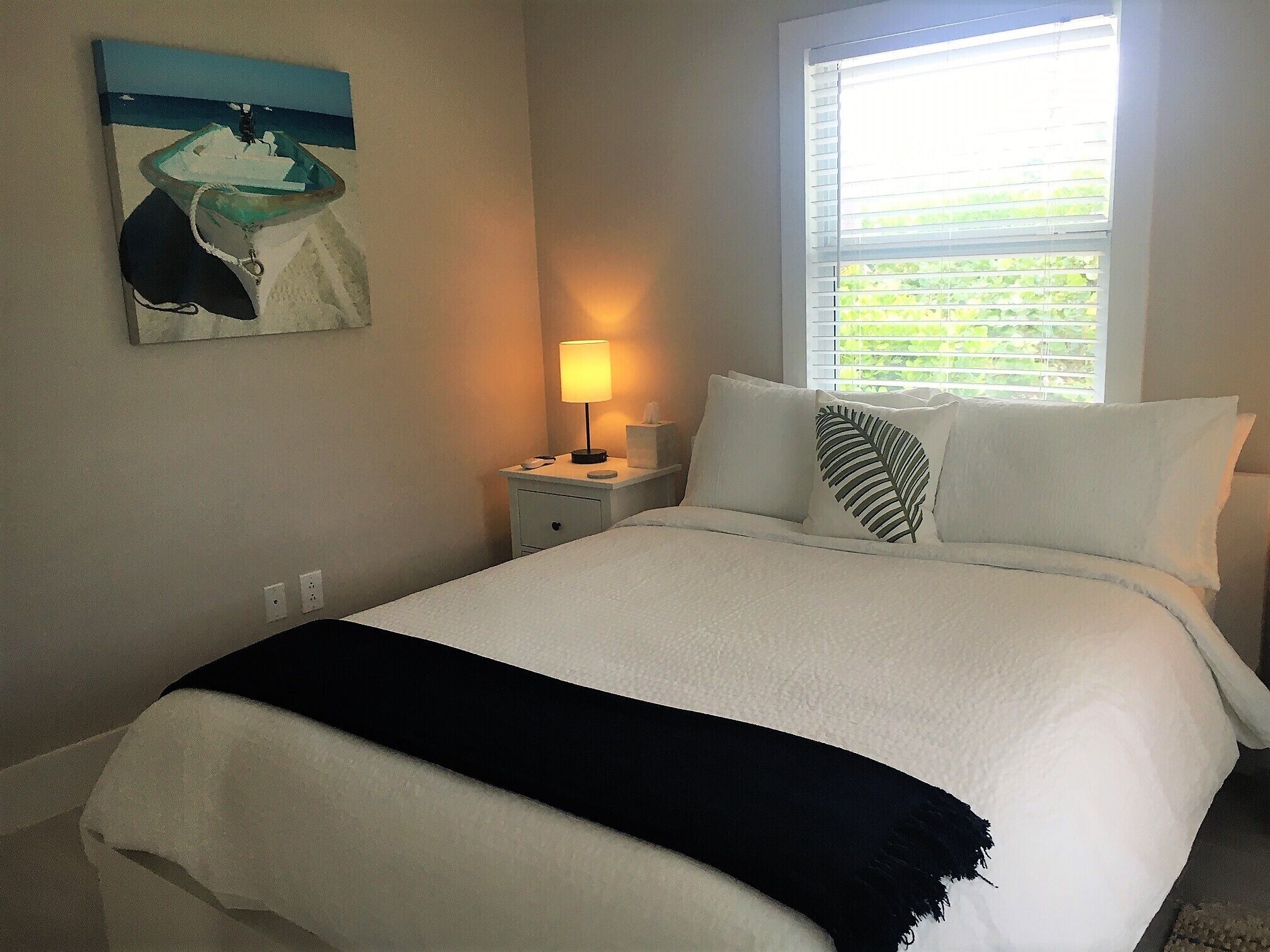 Bungalow Blue ~ Tropical Keys Home w Pool, WiFi, Bikes & Grill. in Islamorada, United States