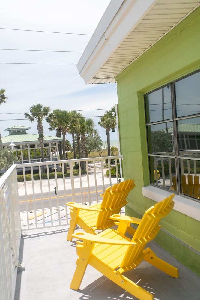 Lookout Penthouse - Beachview from every room