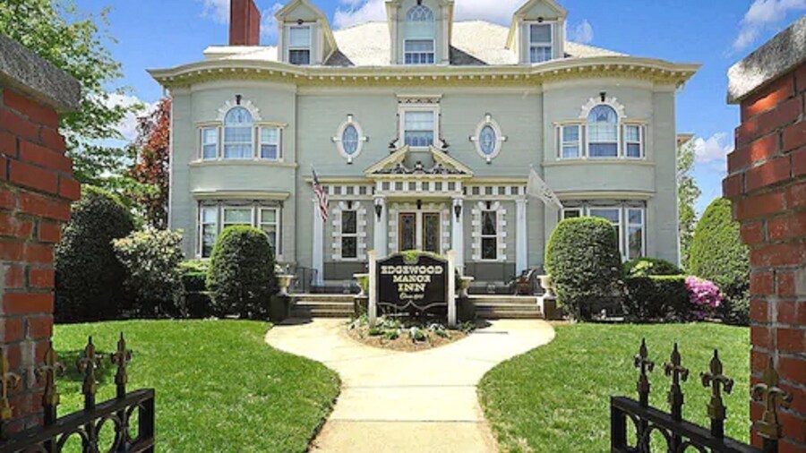 Edgewood Manor