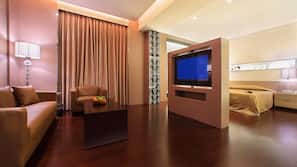 Premium bedding, individually decorated, individually furnished, desk