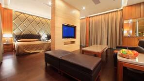 Premium bedding, individually decorated, individually furnished, desk