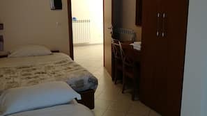 1 bedroom, in-room safe, desk, iron/ironing board