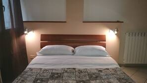 1 bedroom, in-room safe, desk, iron/ironing board