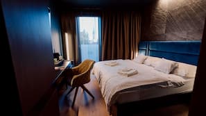 In-room safe, desk, iron/ironing board, free WiFi