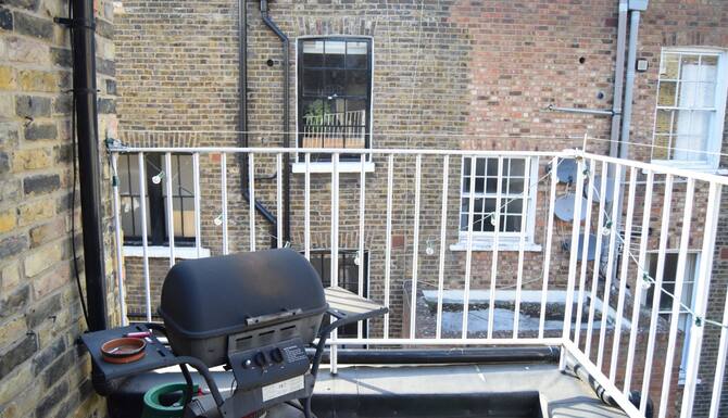 2 Bedroom Apartment In Quite Central London In London Expedia