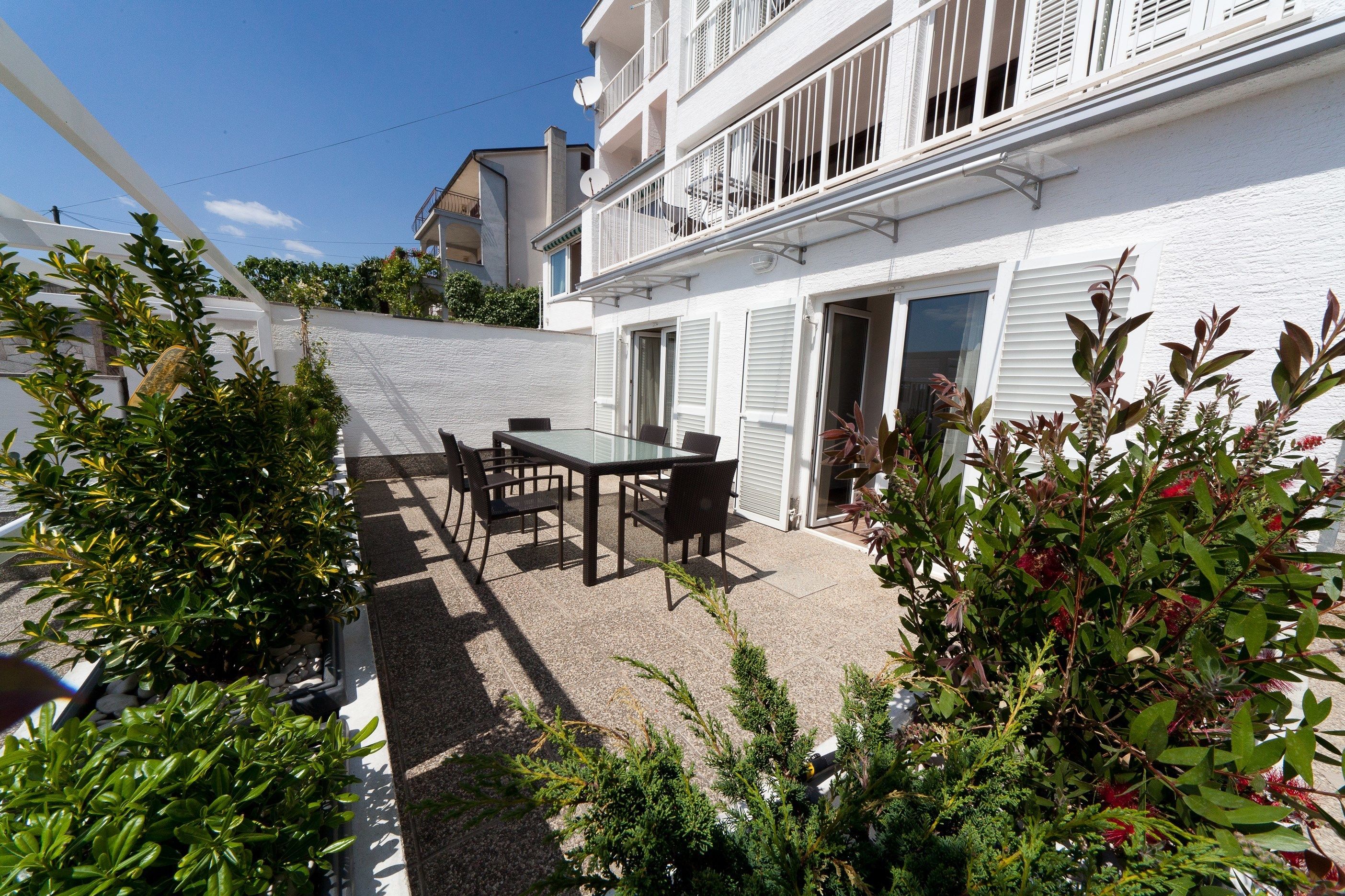 Apartments Casa Bianca in Crikvenica, Croatia