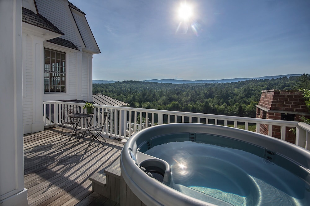 TUSCANY IN VERMONT - PRIVATE EUROPEAN ECO-LUX - NEWFANE on 25 Acres