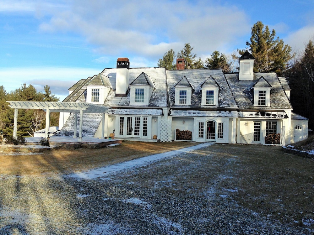 TUSCANY IN VERMONT - PRIVATE EUROPEAN ECO-LUX - NEWFANE on 25 Acres