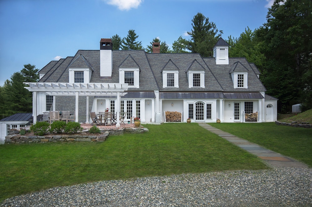 TUSCANY IN VERMONT - PRIVATE EUROPEAN ECO-LUX - NEWFANE on 25 Acres