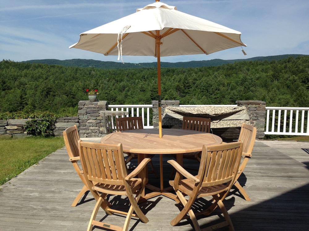 TUSCANY IN VERMONT - PRIVATE EUROPEAN ECO-LUX - NEWFANE on 25 Acres