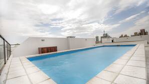 Piscina externa sazonal