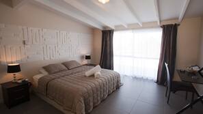 Blackout curtains, WiFi, linens