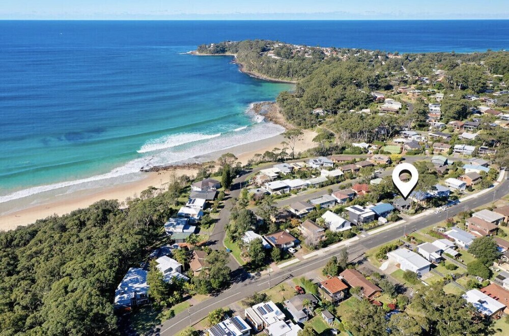 Family & pet friendly, walk to beach. Newly renovated, large garden