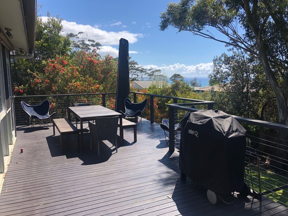 Family & pet friendly, walk to beach. Newly renovated, large garden