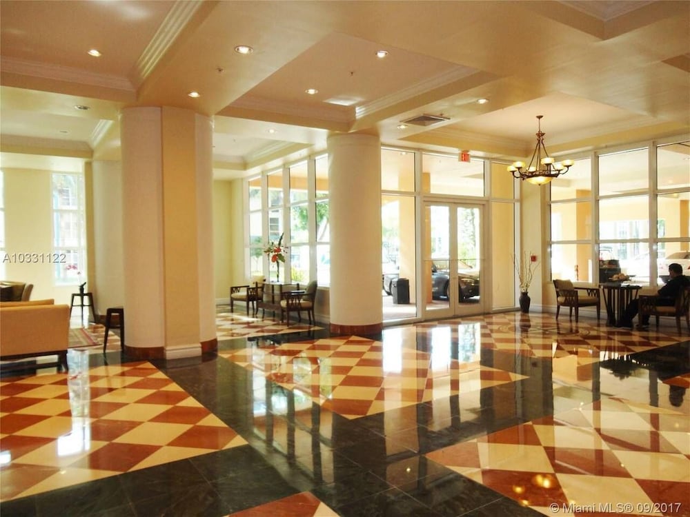 Beautiful Modern 2bd/2bth Apt. min to beach 🌴 ⛱️ 🏊♀️ 𝘉𝘺 𝘋𝘦𝘴𝘪𝘨𝘯𝘦𝘥𝘝𝘙