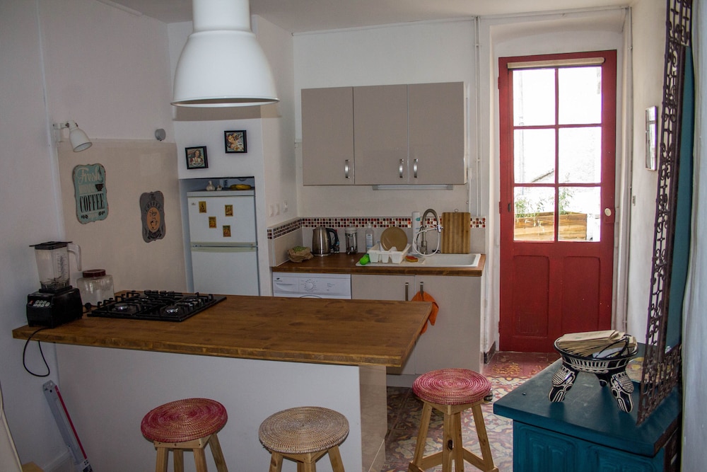 Anduze Historic Center Quiet Apartment With Terrace in Anduze, France