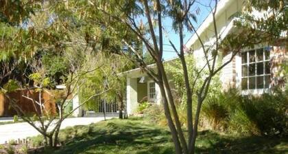 Woodland Hills II Calabasas Inn Oneness B&B