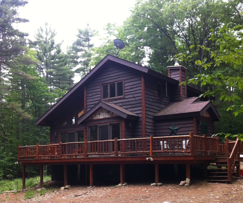 Bright Cabin Retreat Happily Situated 7 Miles From Whiteface Mt In