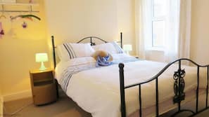 2 bedrooms, iron/ironing board, free WiFi