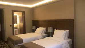 Minibar, free WiFi, linens