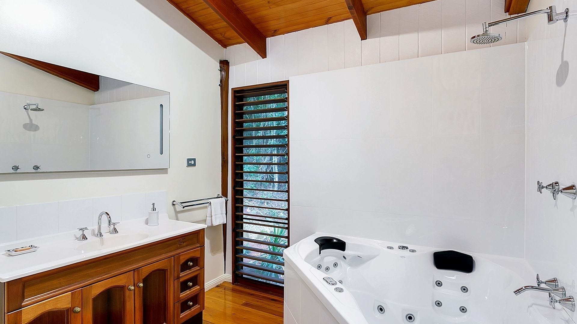 Wanggulay Too Treetops Cairns City