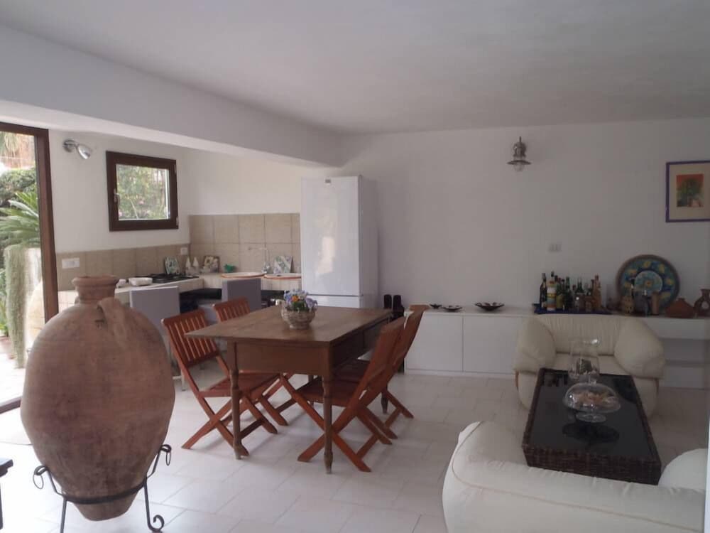 Splendid Loft on the sea Front to the Stacks, the Cyclops Riviera, Between Acitrezza and Acicastello in Aci Castello, Italy