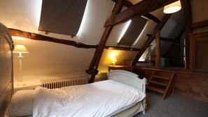4 chambres, fer et planche à repasser, lits bébé, Wi-Fi