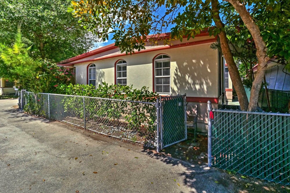 Miami Beach HomeStay