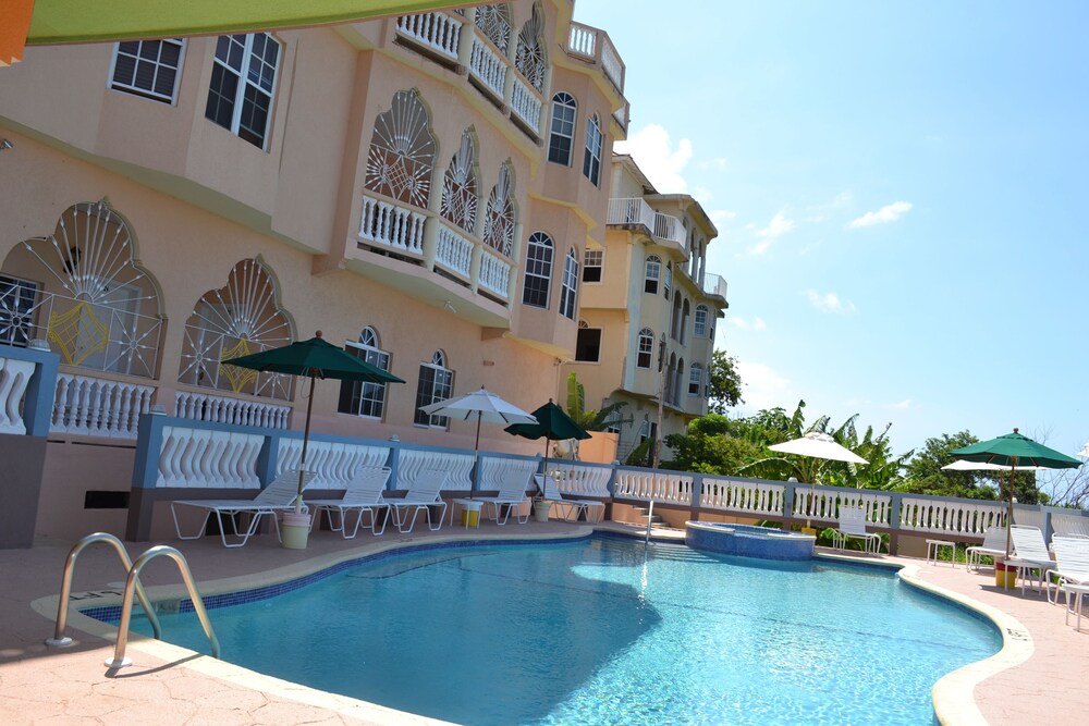 Jamaica-Montego-Bay-Silent-Waters-Villa | Villas in Jamaica