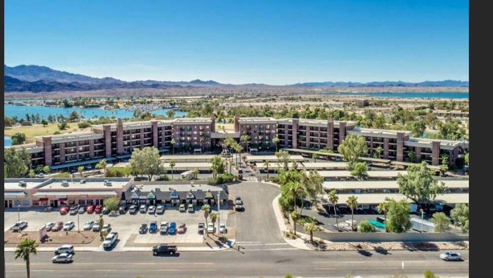 Beautifully updated Queens Bay Condo with exceptional view , Lake Havasu City Room Prices