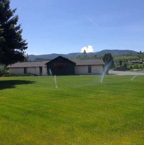 Bailey Creek Clubhouse Vacation Rental In Soda Springs Hotel