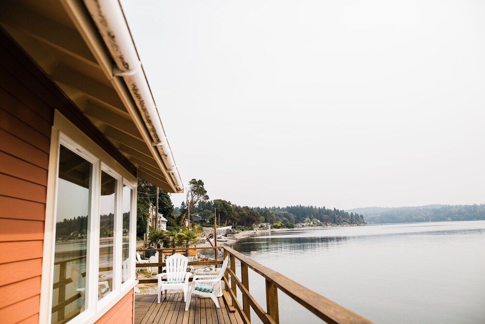 Burton Waterfront Beach House, Vashon Island Room Prices & Reviews