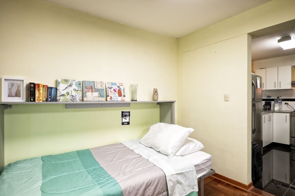 Modern 1bdrm Apt with A/C In Miraflores Lima Vrbo