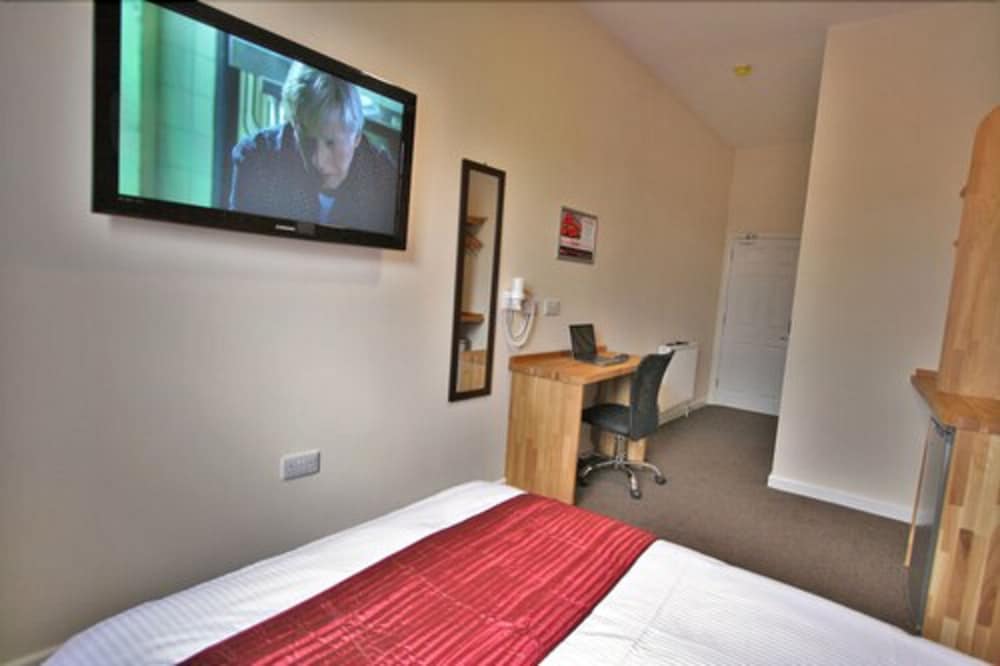 Central Hotel Gloucester by Roomsbooked