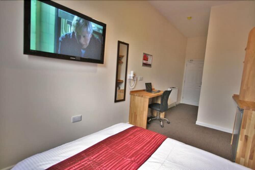 Central Hotel Gloucester by Roomsbooked