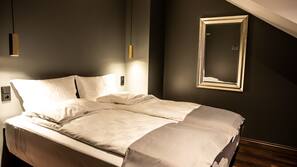 Blackout drapes, free WiFi, linens