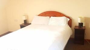 5 bedrooms, free WiFi, linens