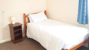 Iron/ironing board, WiFi, linens, wheelchair access