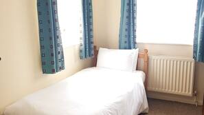 Iron/ironing board, WiFi, linens, wheelchair access