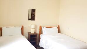 Iron/ironing board, WiFi, linens, wheelchair access