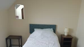 Iron/ironing board, WiFi, linens, wheelchair access