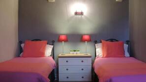 Hypo-allergenic bedding, blackout curtains, free WiFi, linens