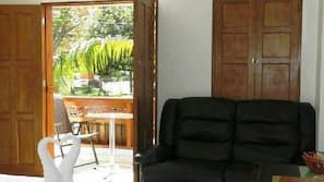 Minibar, free WiFi, linens