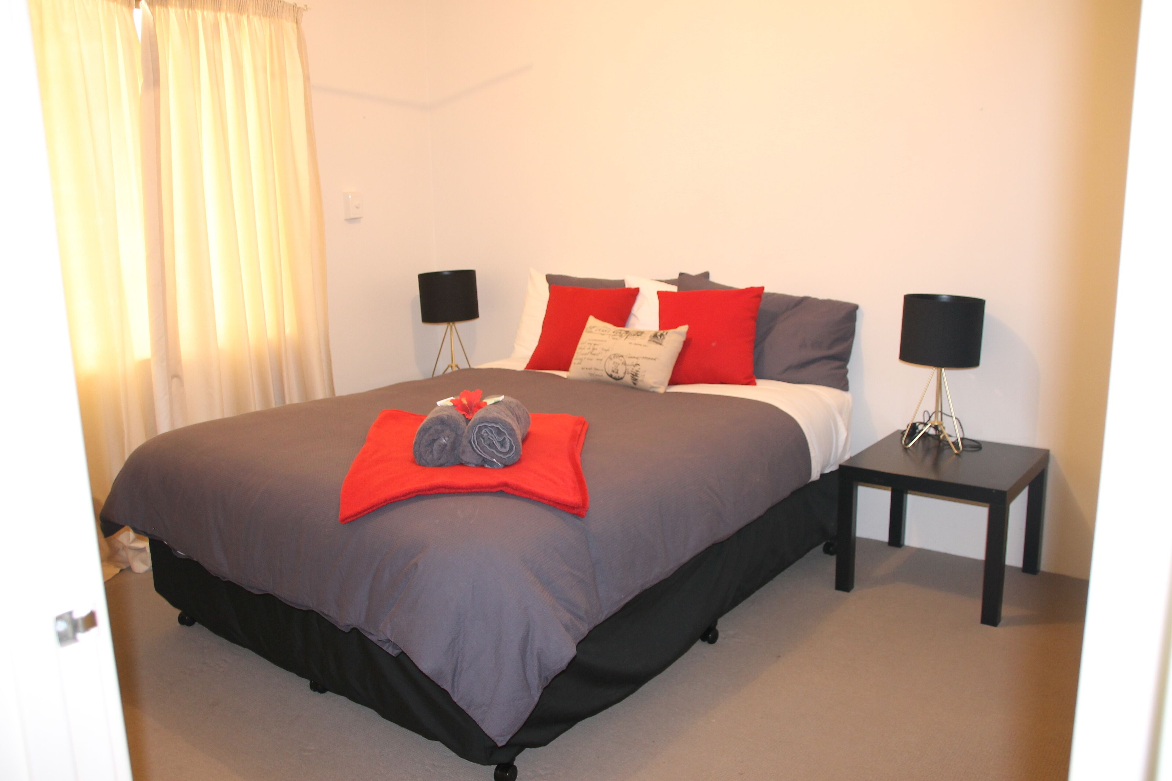 Port  Denison Family Retreat. Family friendly.Sleeps 9.Enclosed yard