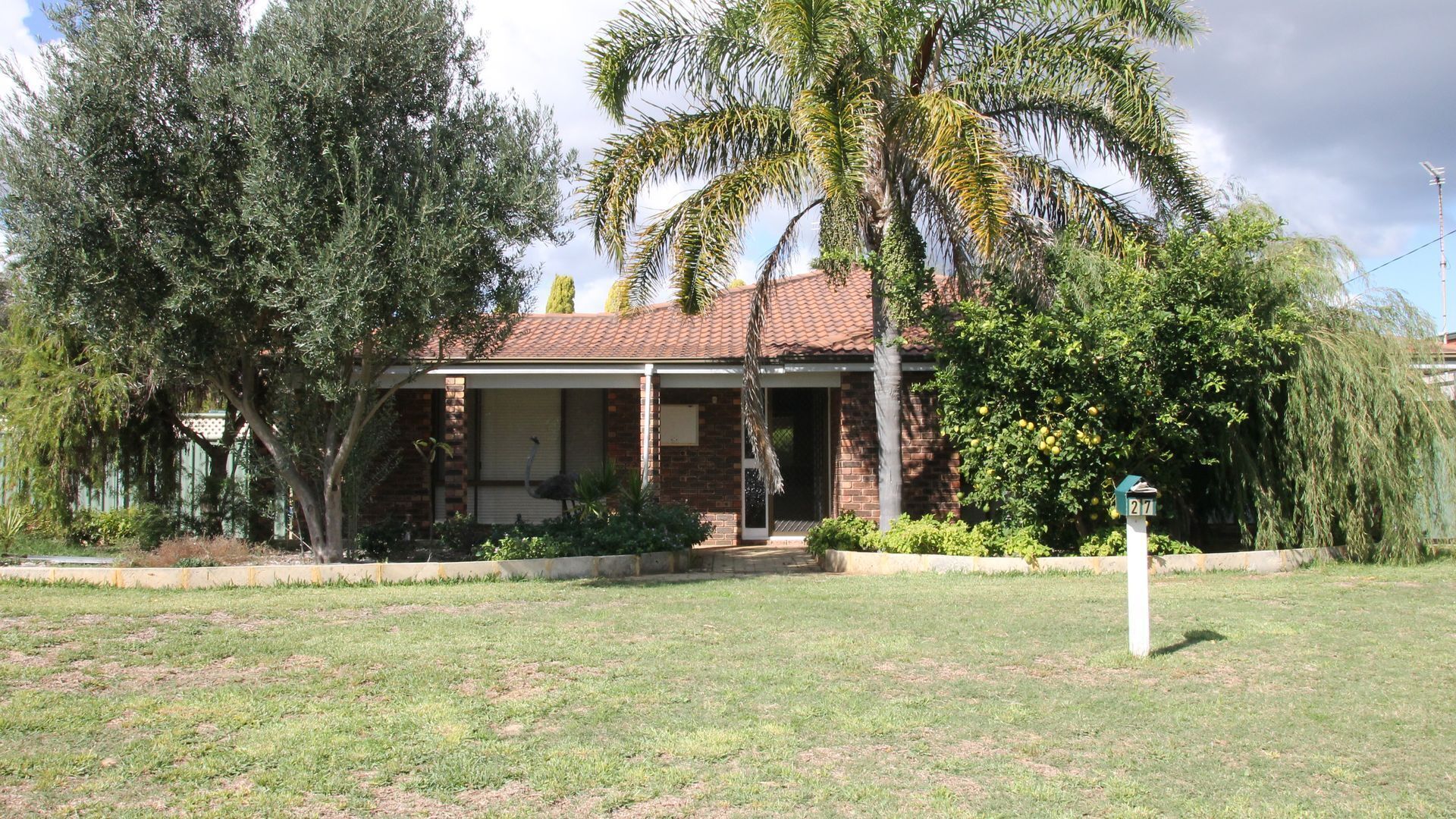 Port  Denison Family Retreat. Family friendly.Sleeps 9.Enclosed yard